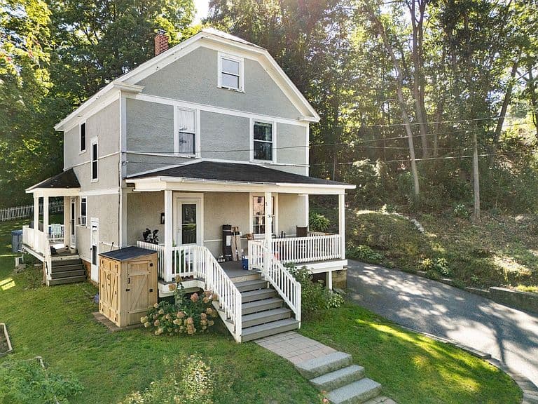36 Pine Street photo 1