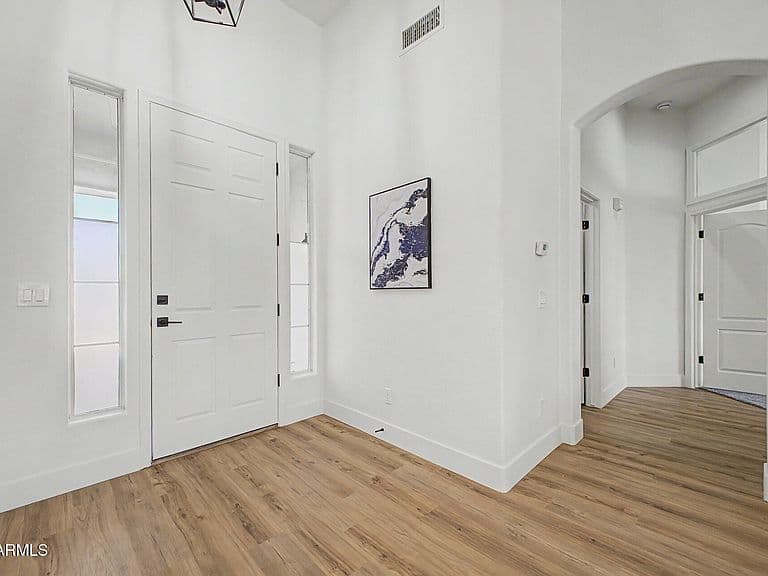 1669 E LAREDO Street photo 4