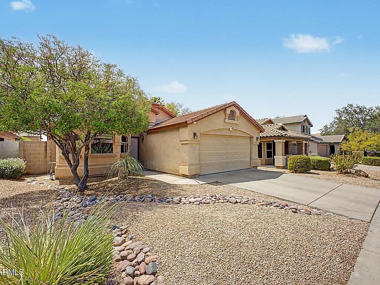 2331 W BLUE SKY Drive photo 3