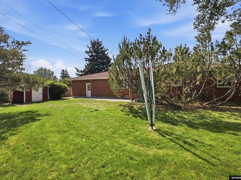 1654 Lynwood Pl photo 3