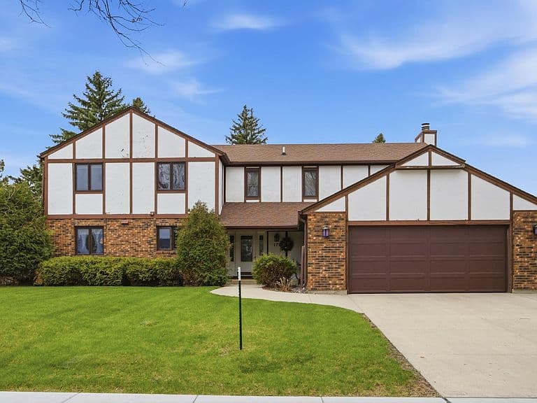 171 N Woodcrest Dr N photo 1