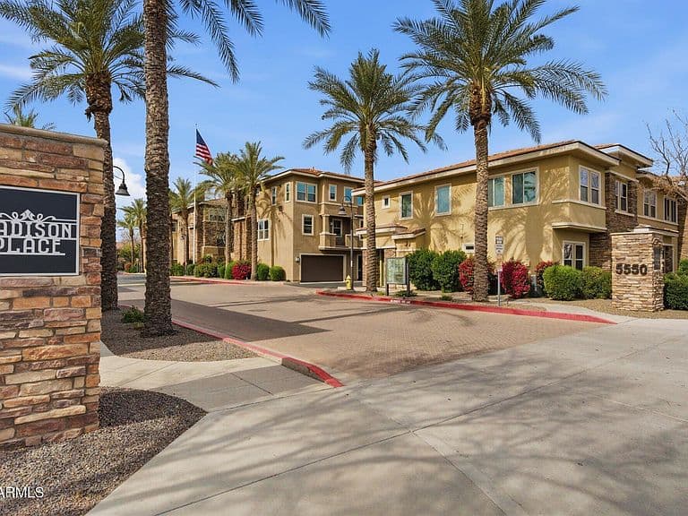 5550 N 16th St APT 171 photo 1