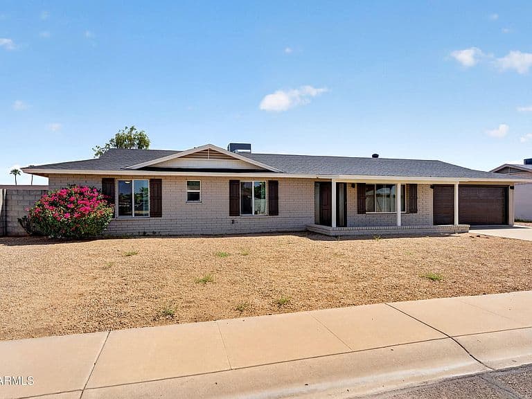 2225 W TOPEKA Drive photo 2