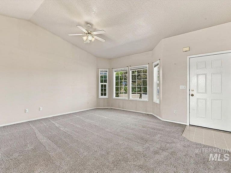 7649 Arlington Dr photo 5