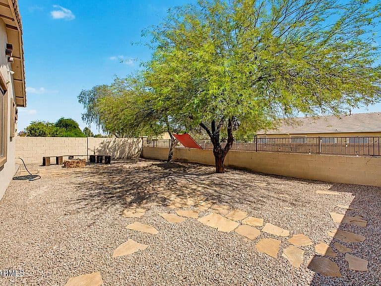 10783 W MONROE Street photo 3