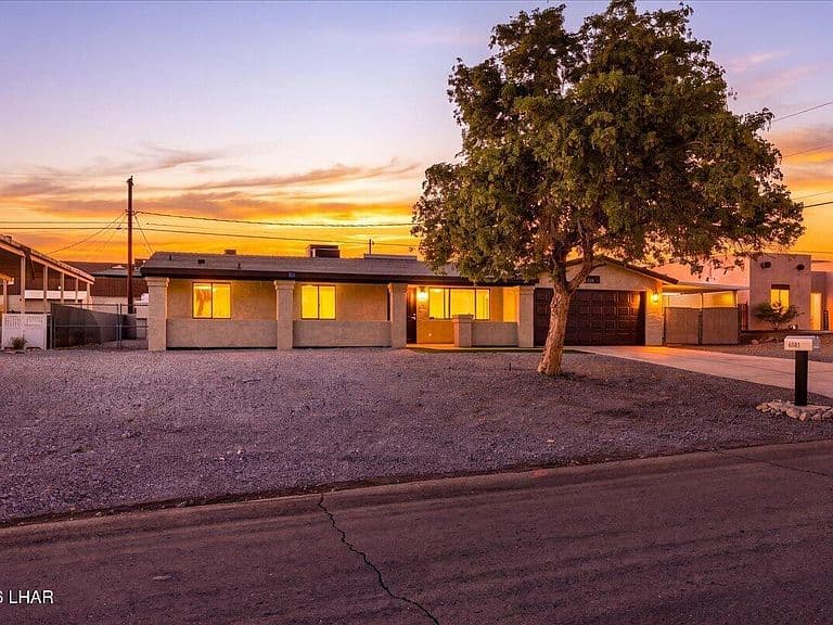3891 Sweetgrass Dr photo 1