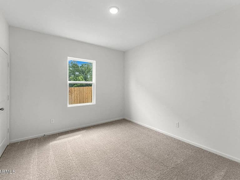 10226 W DEVONSHIRE Avenue photo 3