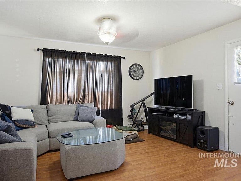 939 W Owyhee St photo 5