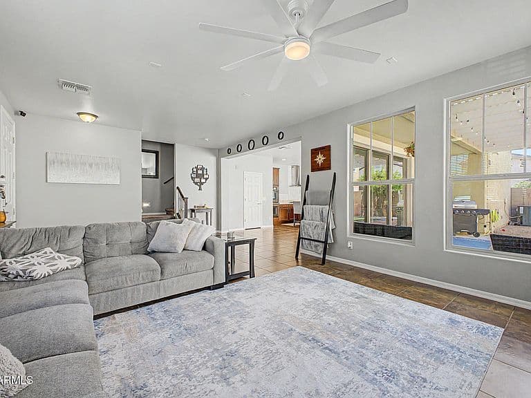 2266 N HERITAGE Street photo 3