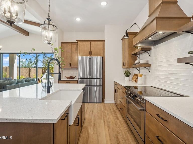 542 E Coho Drive photo 3