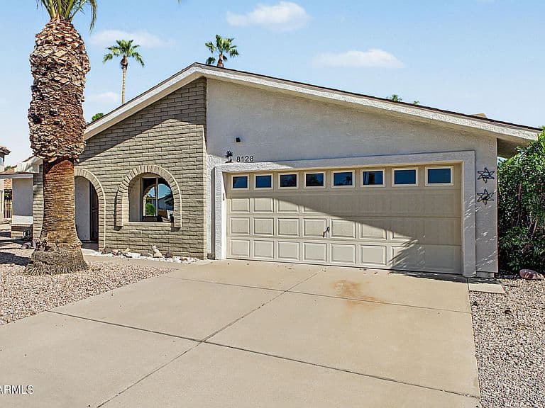 8128 E EMELITA Court photo 3