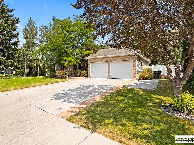 2899 Glenwood Dr photo 4
