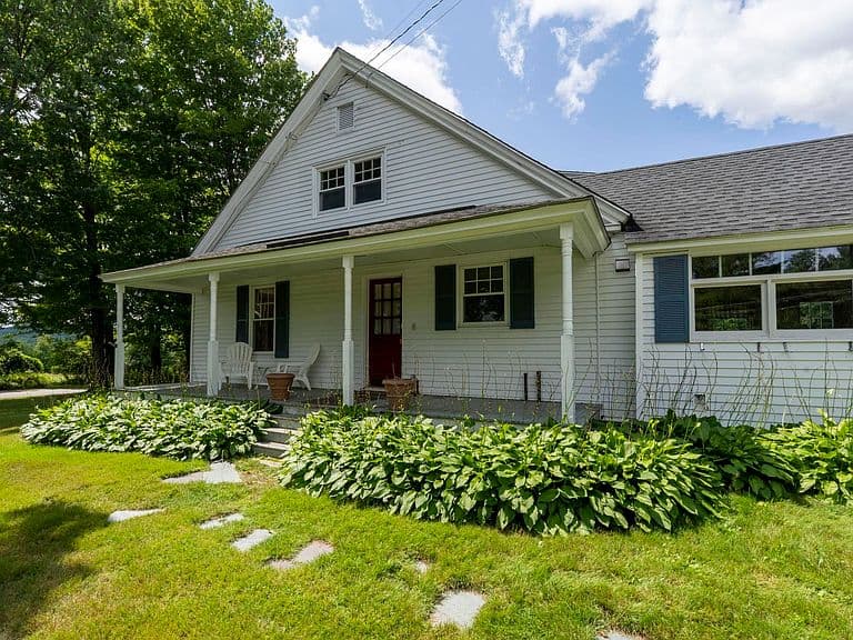 621 Bradford Road photo 2