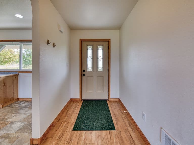 1435 & 1499 Holloran Ln photo 3