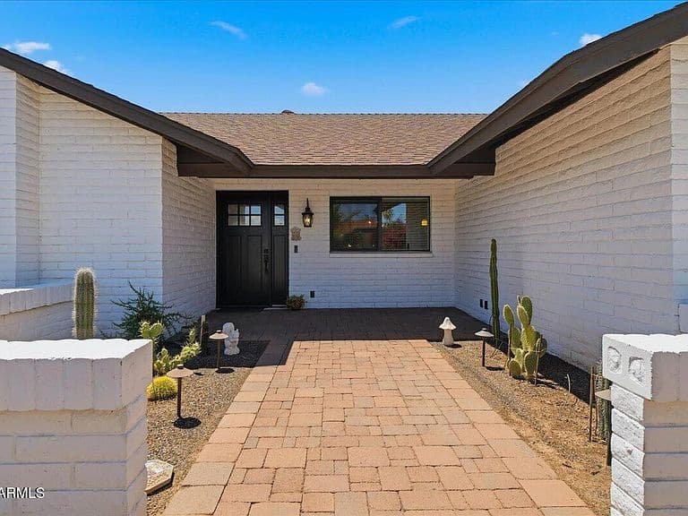 4379 E LUDLOW Drive photo 4