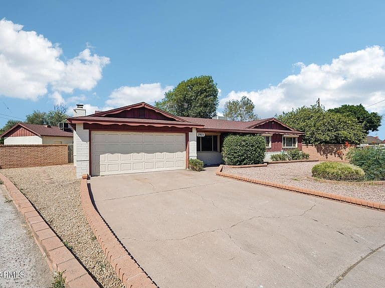 2923 W WINDROSE Drive photo 5