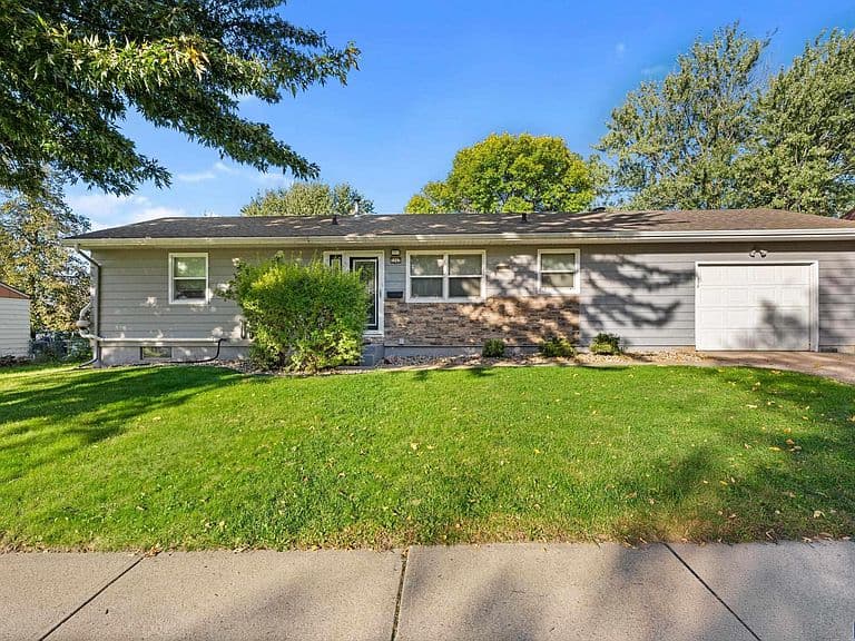1337 S Bahnson Ave photo 2
