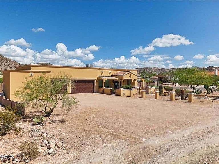 370 E Canyon Street photo 3