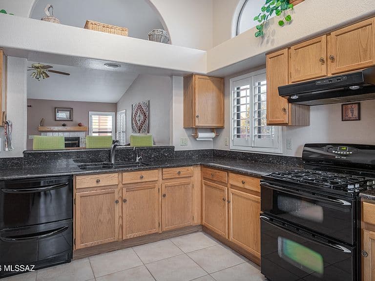 1535 E Ganymede Dr photo 3