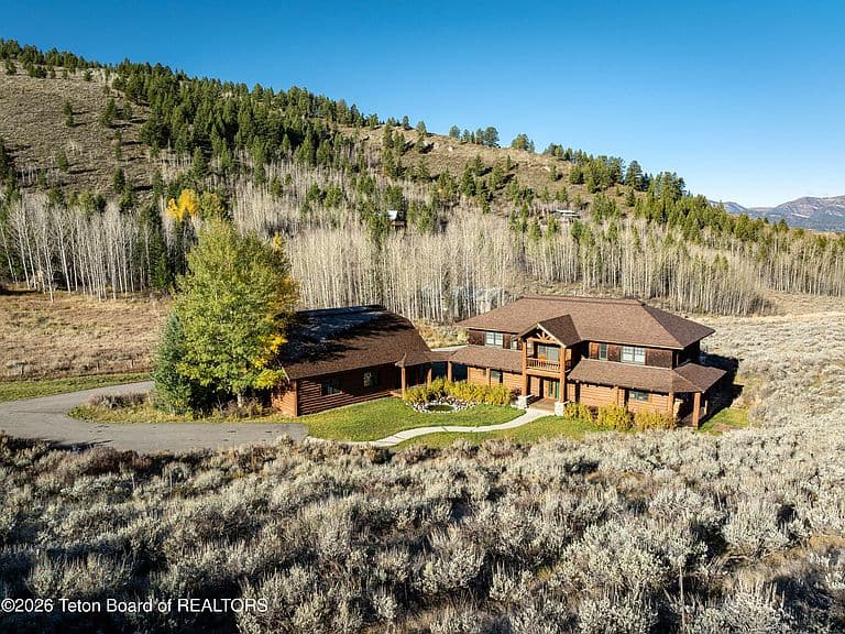 515 Saddle Butte Way photo 2