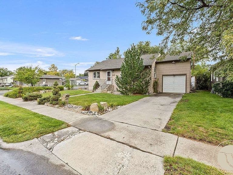 1737 Clark Ave photo 1