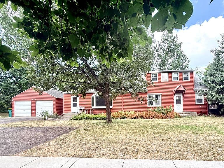 1632 Sheyenne St photo 1