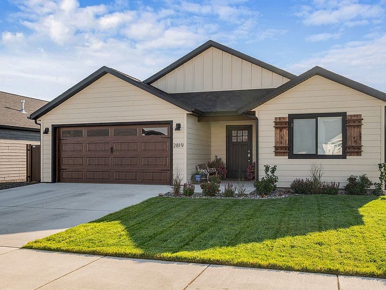 2819 Sarah Ave photo 4