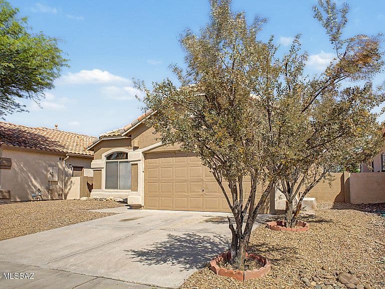 7932 N Panamint Dr photo 3