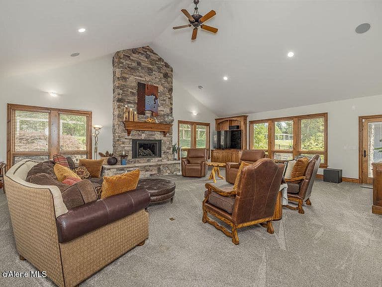 1560 E Bruin Loop photo 5