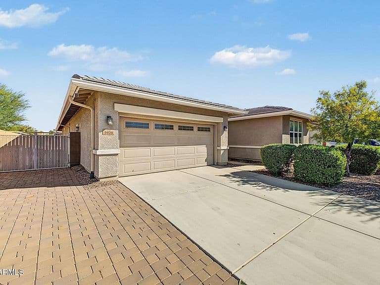 9030 W SELDON Lane photo 1