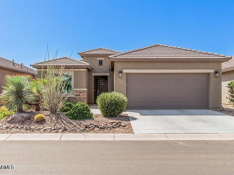 4061 W WINSLOW Way photo 1
