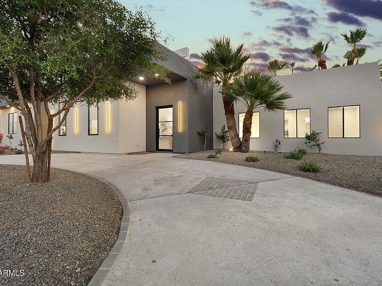 6547 E Thunderbird Road photo 1