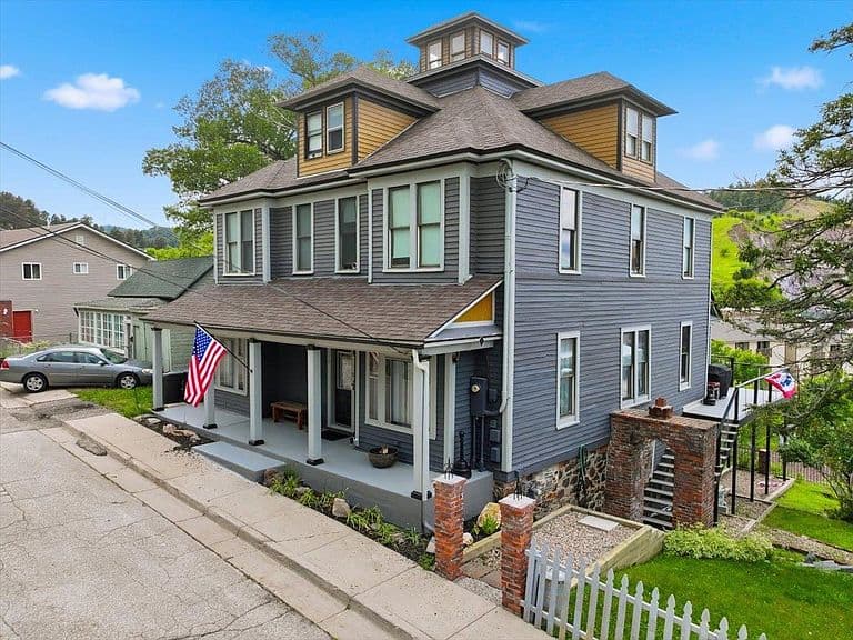 110 Addie St photo 1