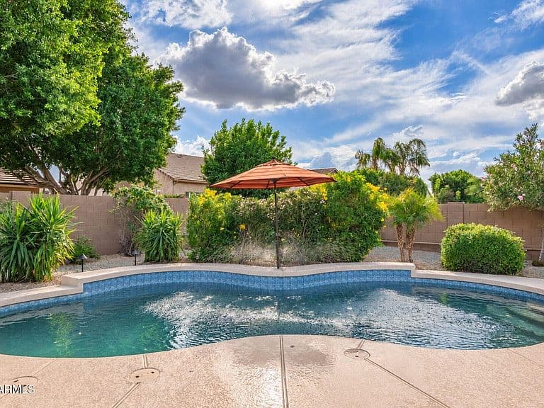 5253 E VILLA RITA Drive photo 2