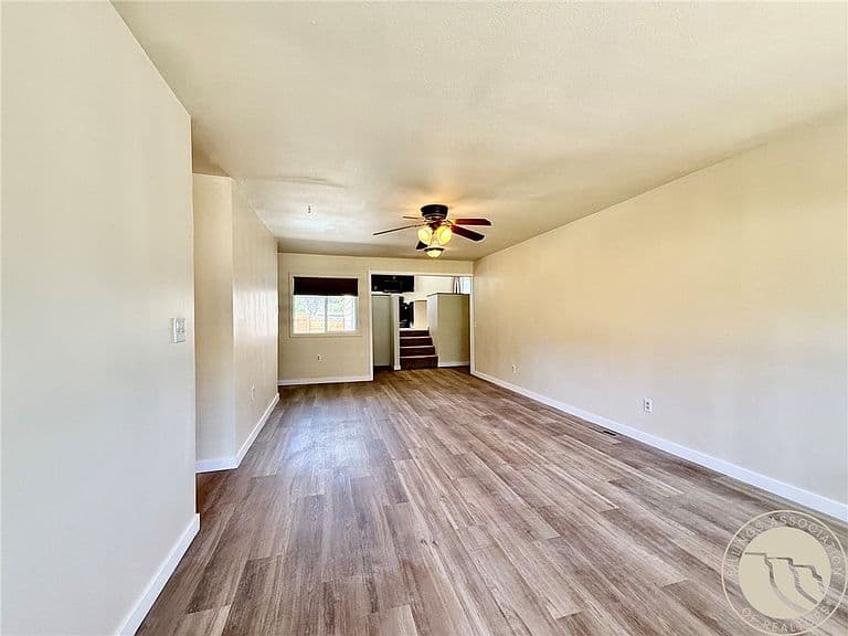 634 Starlight Dr photo 4