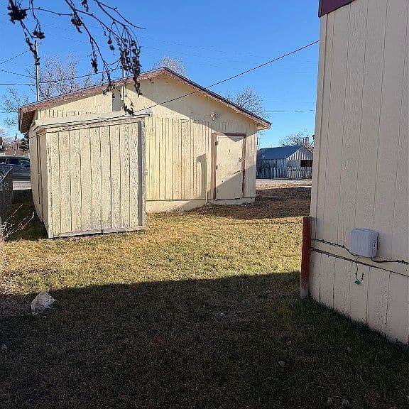 112 N Pine St photo 3