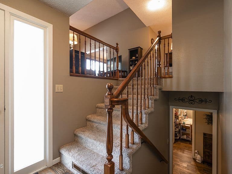1606 Columbia Dr photo 4