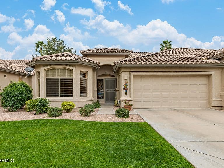 9617 E HOLIDAY Way photo 1