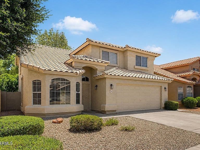 1161 W MYRNA Lane photo 2