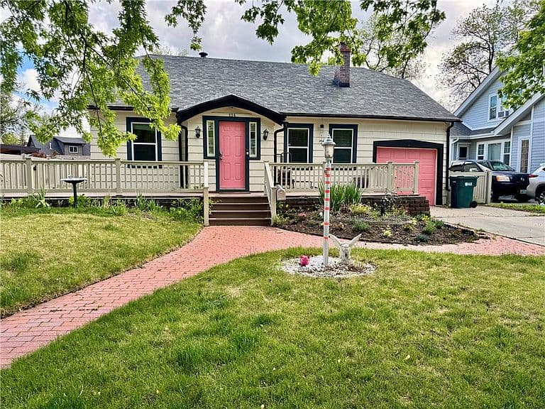 204 Avenue F photo 1