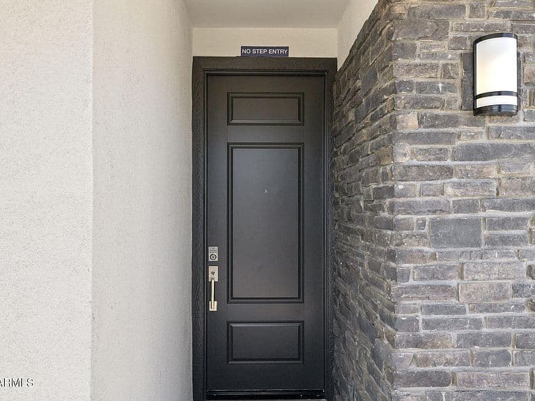 6802 W Spur Drive photo 5