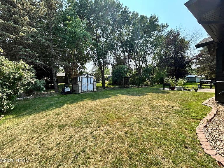 306 E 12th Ave photo 5