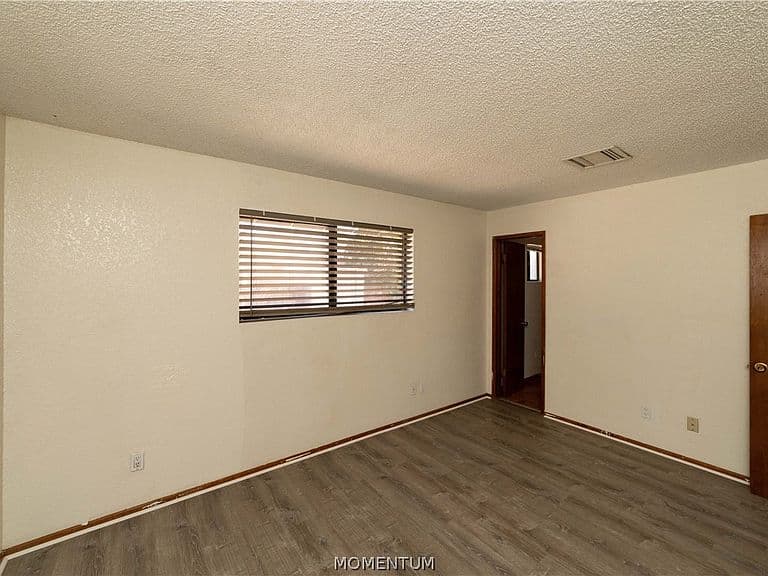3586 N Pearl Street photo 4