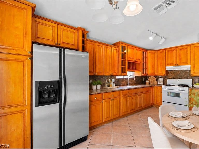 4058 Lucas Ave photo 3