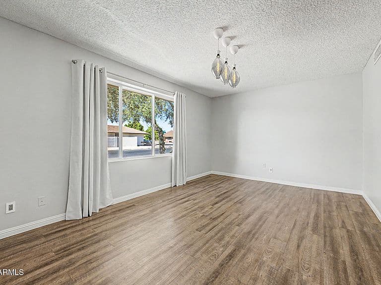 1243 W LOS LAGOS VISTA Avenue photo 4