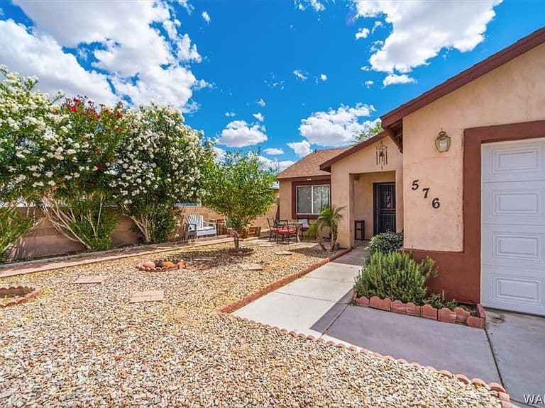 576 N Malibu Circle photo 5