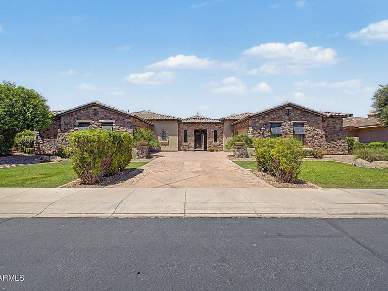 3354 E BIRCHWOOD Place photo 1