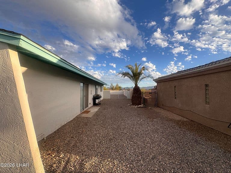 2290 Seabring Dr photo 3