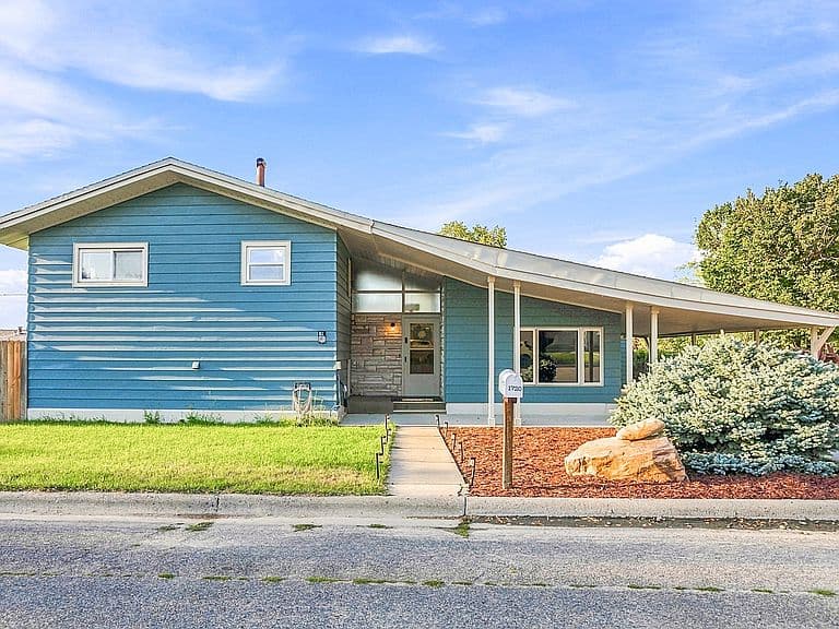 1720 Golden St photo 1