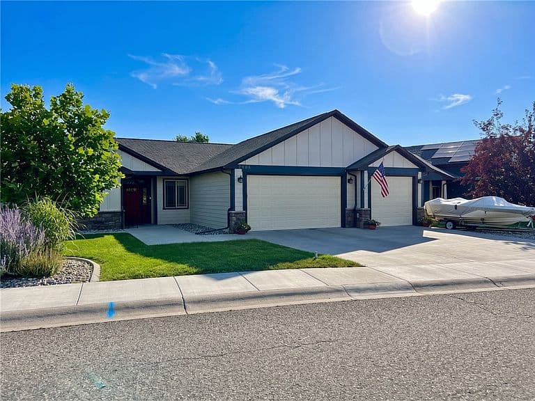 2606 Meadow Creek Loop photo 4